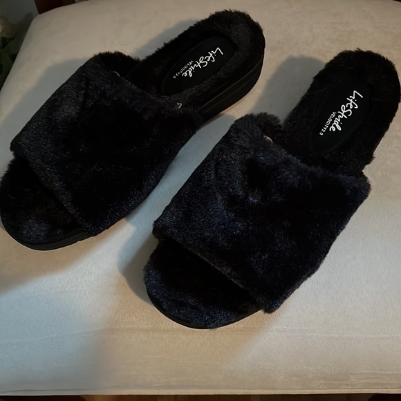 NWT black plush slippers by LifeStride - Picture 2 of 4